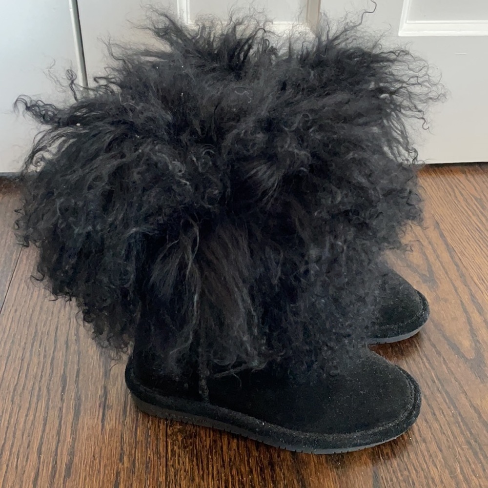 Bearpaw Girls Black Lamb Fur Boo Boots size 1 - Picture 2 of 8